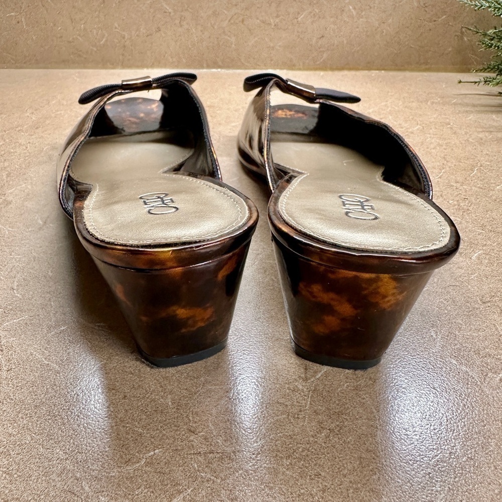 CATO, WOMENS SLIDE-ON, PEEP TOE HEELS. MAN-MADE PATENT LEATHER. SIZE 8W - Picture 7 of 10
